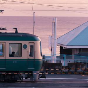 把女人的腿扒开添高潮
