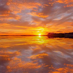 把女人的腿扒开添高潮
